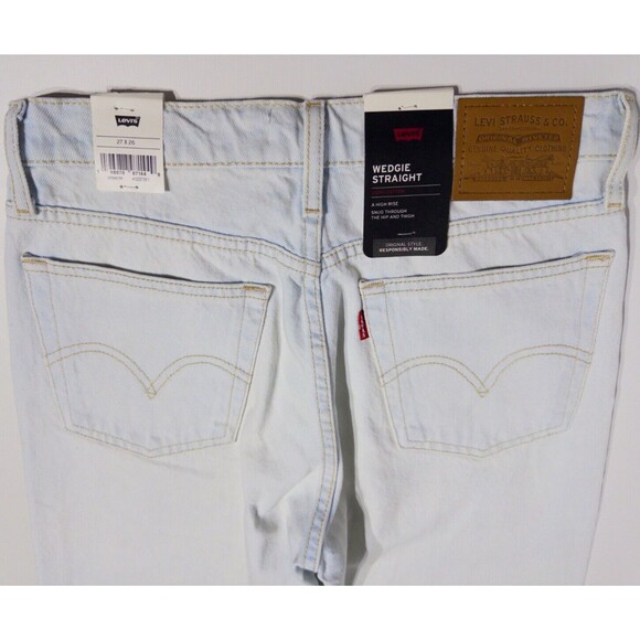 NWT $98 Levi's Wedgie Straight High Rise Ankle Jeans Light Wash Women Size 27x26 - Picture 10 of 13